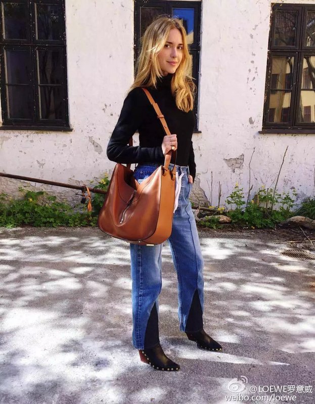 Loewe Cowhide Leather Hammock Bag LW17114 Loewe Cowhide Leather Hammock Bag LW17114