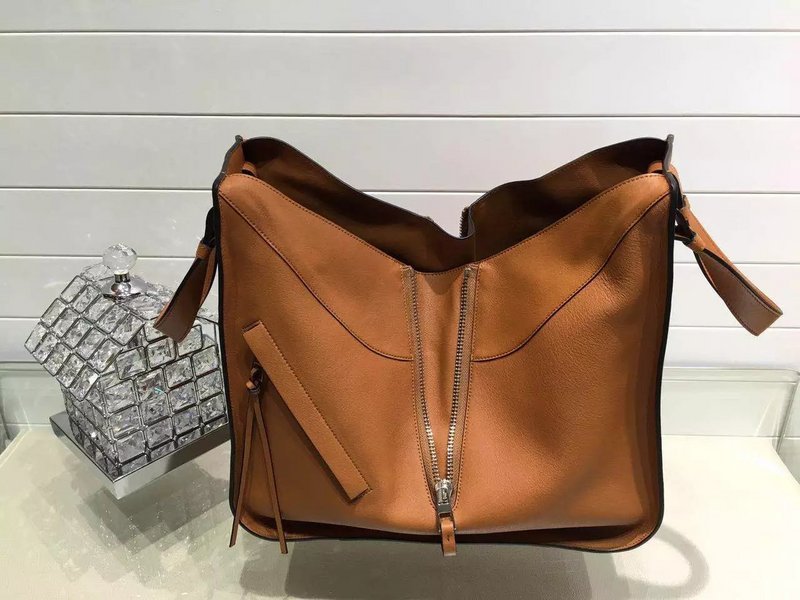 Loewe Cowhide Leather Hammock Bag LW17114 Loewe Cowhide Leather Hammock Bag LW17114