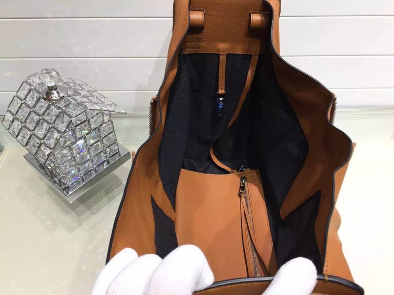 Loewe Cowhide Leather Hammock Bag LW17114 Loewe Cowhide Leather Hammock Bag LW17114