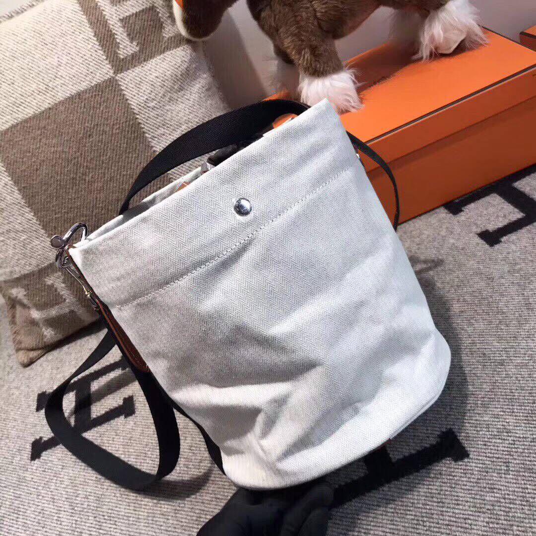 Hermes H Sac De Pansage Canvas HS18237 White Hermes H Sac De Pansage Canvas HS18237 White