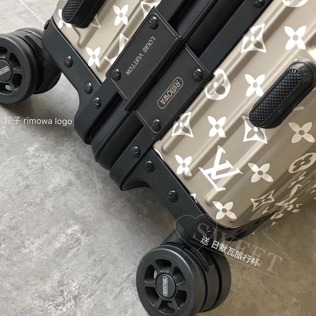 Louis Vuitton Suitcase M66557 Louis Vuitton Suitcase M66557