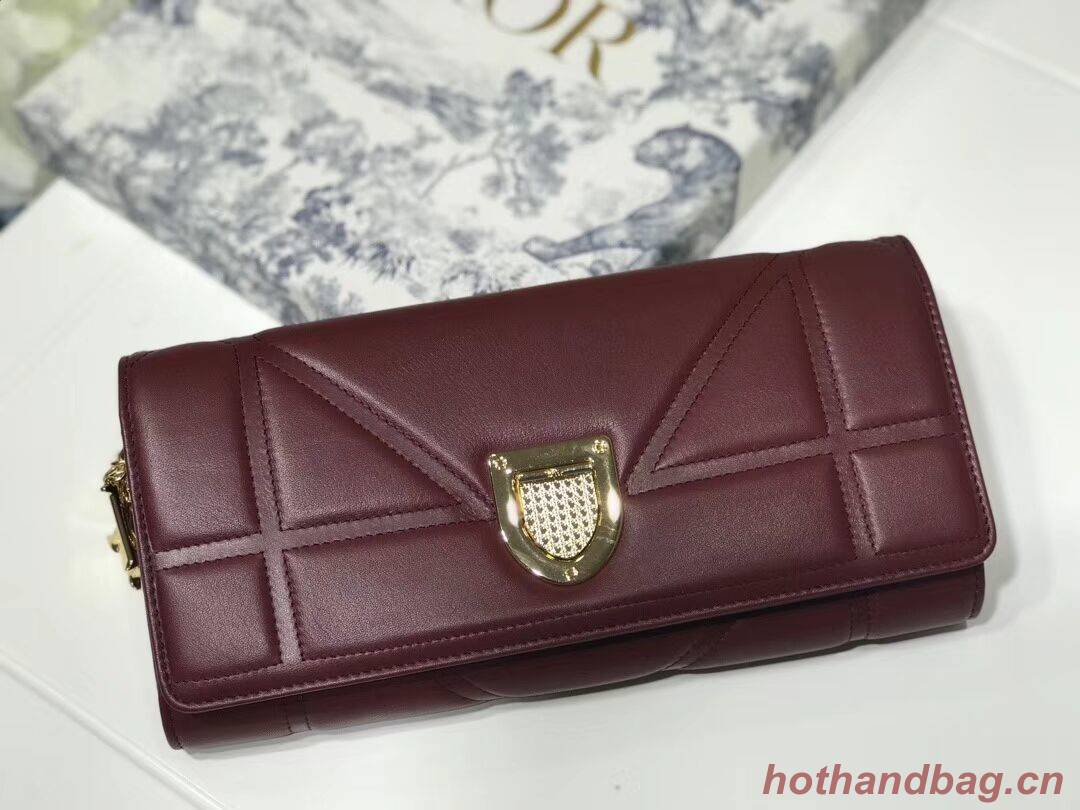 DIOR CLUTCH gold-tone metal C1040A Bordeaux DIOR CLUTCH gold-tone metal C1040A Bordeaux