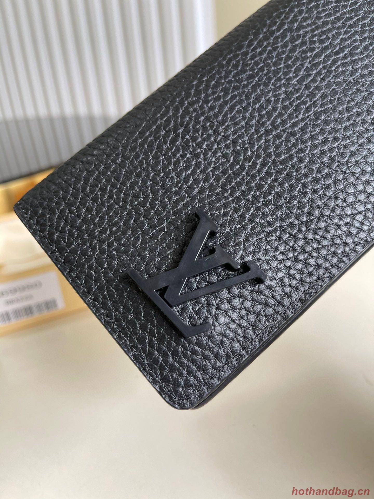 Louis Vuitton Aerogram Multiple M69980 black Louis Vuitton Aerogram Multiple M69980 black