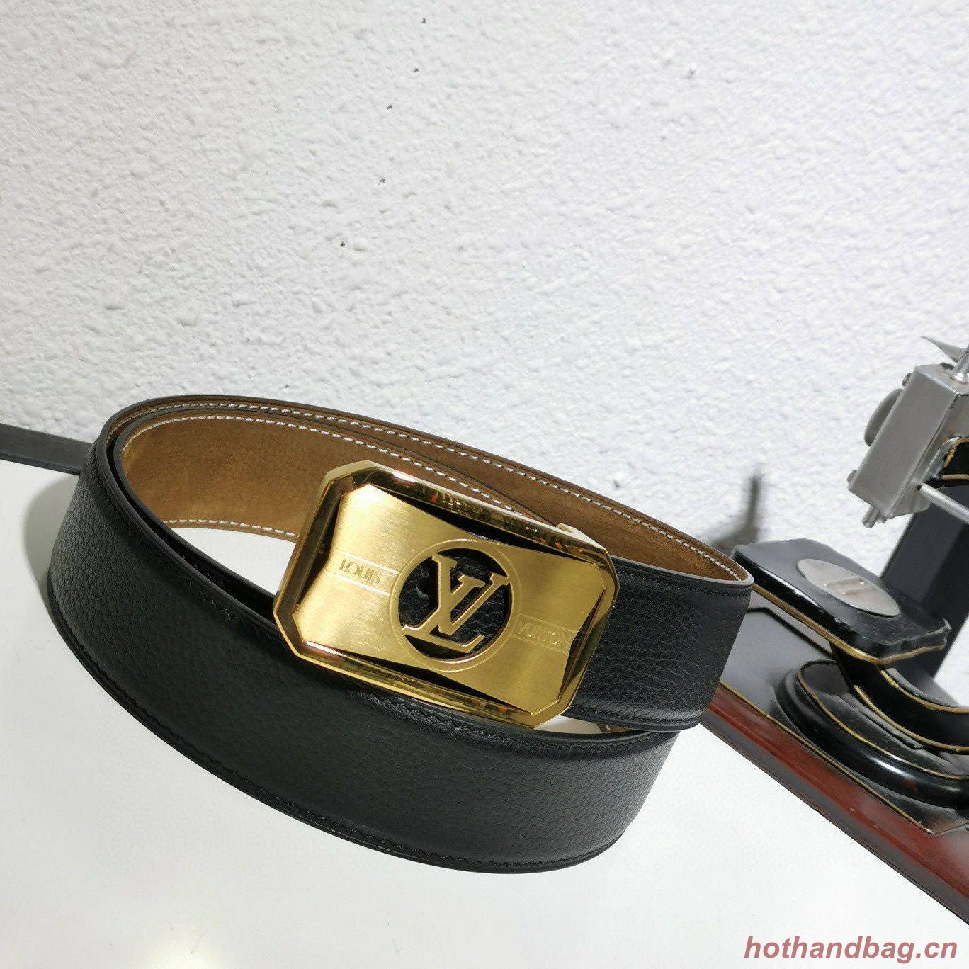 Louis Vuitton Leather Belt 38MM M0199 Black Louis Vuitton Leather Belt 38MM M0199 Black