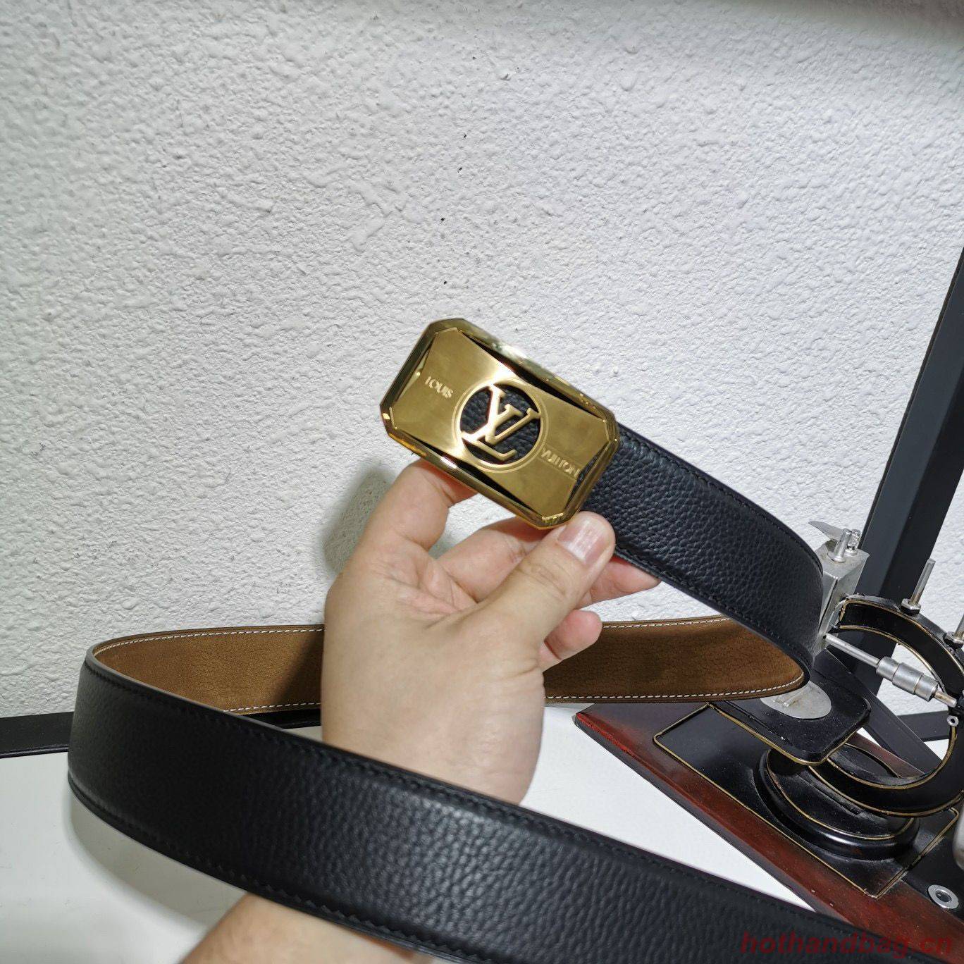 Louis Vuitton Leather Belt 38MM M0199 Black Louis Vuitton Leather Belt 38MM M0199 Black