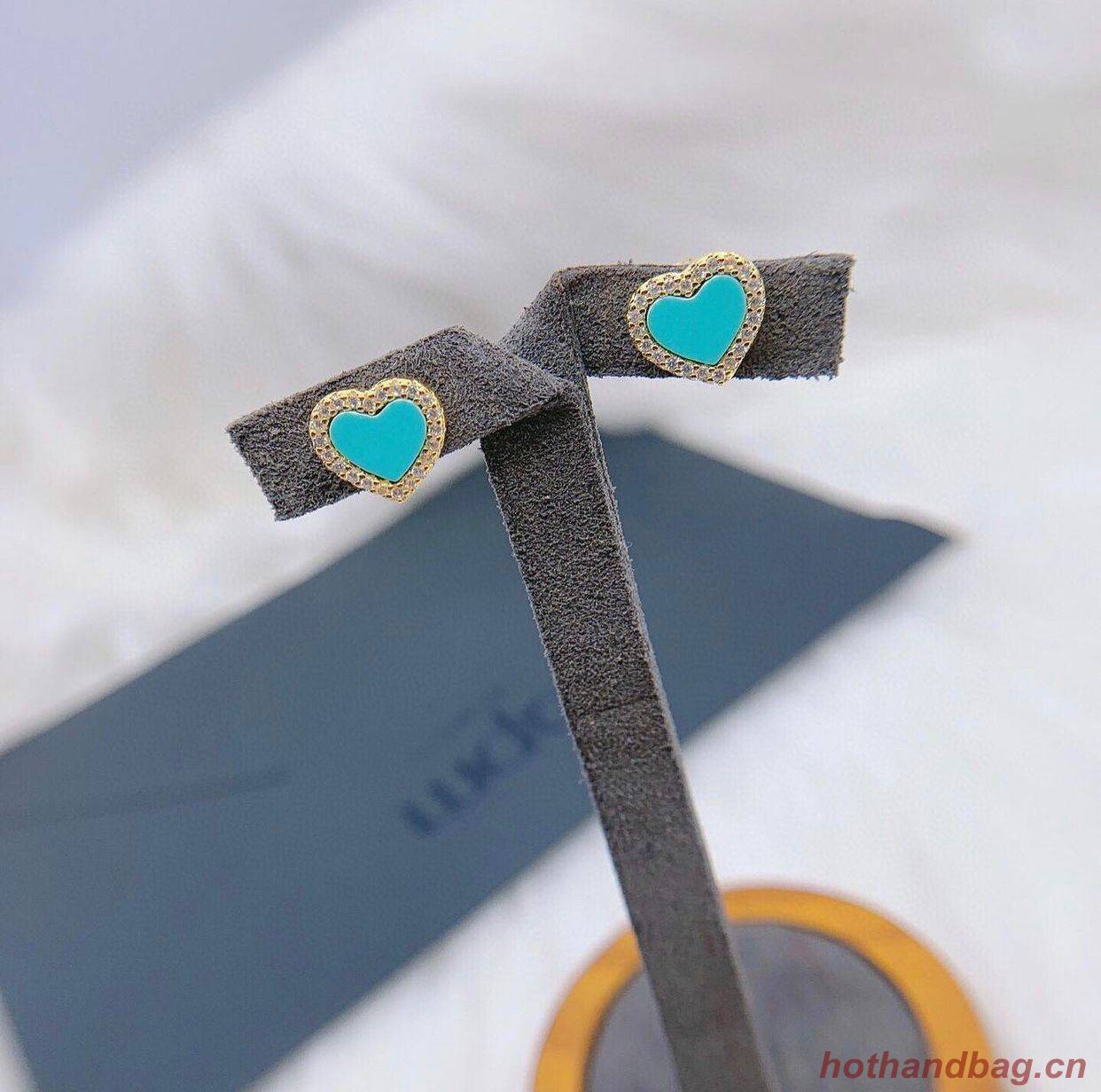 APM Earrings A6988 APM Earrings A6988