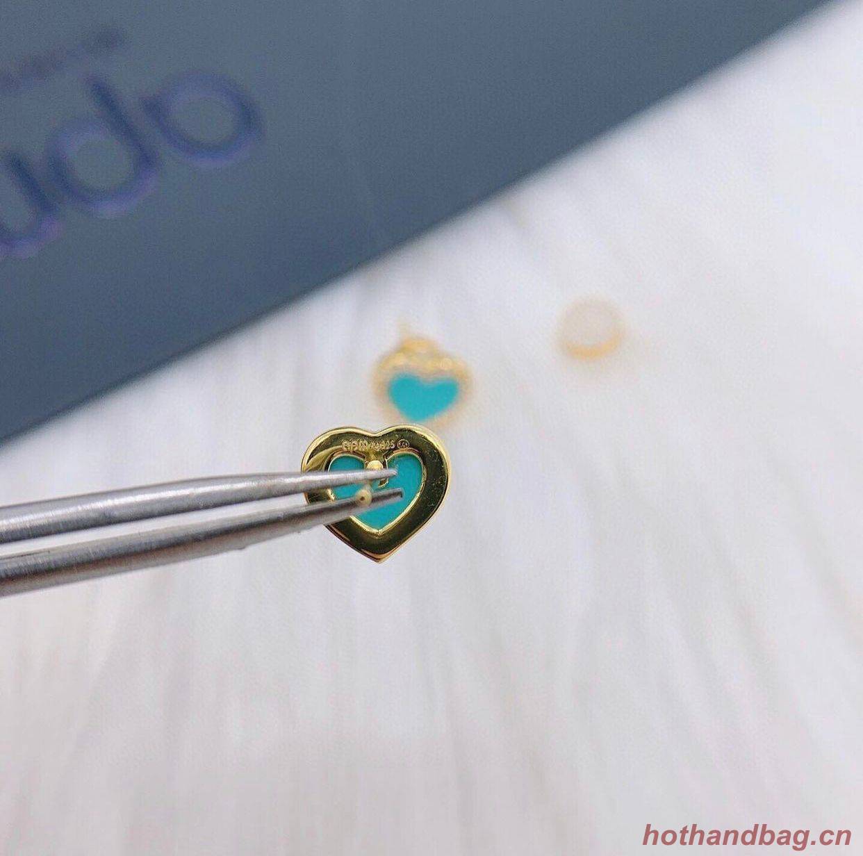 APM Earrings A6988 APM Earrings A6988