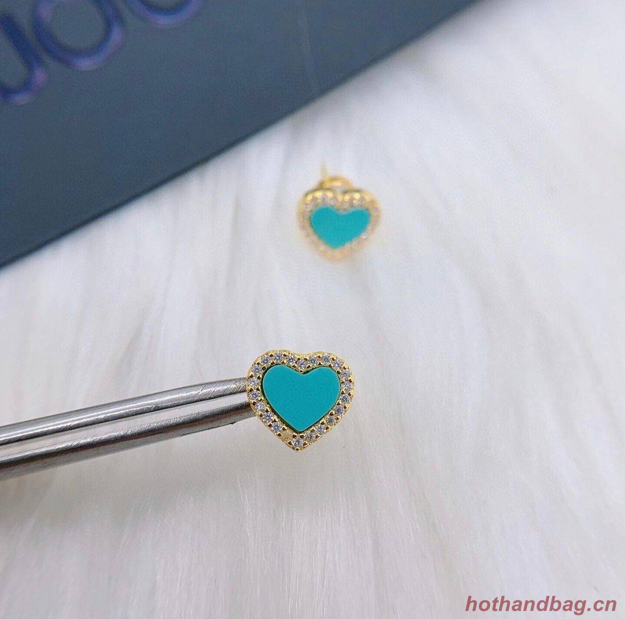 APM Earrings A6988 APM Earrings A6988