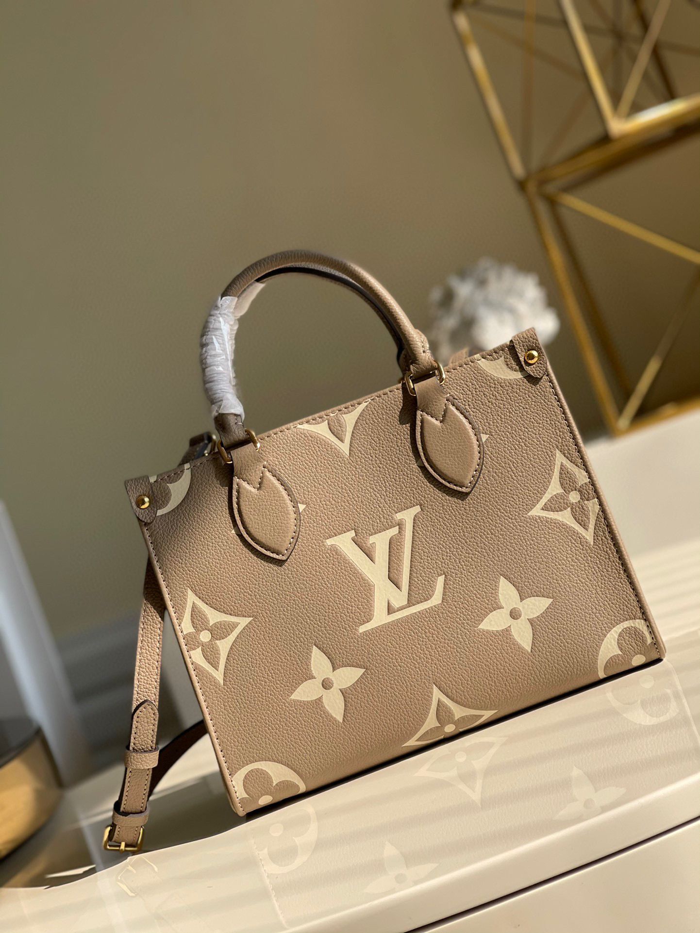 Louis Vuitton ONTHEGO Original Leather PM M45779 Gray Louis Vuitton ONTHEGO Original Leather PM M45779 Gray