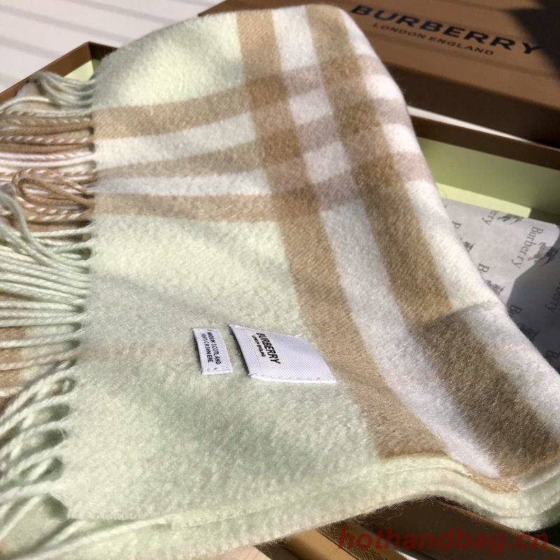 Burberry Scarf B00250 Burberry Scarf B00250