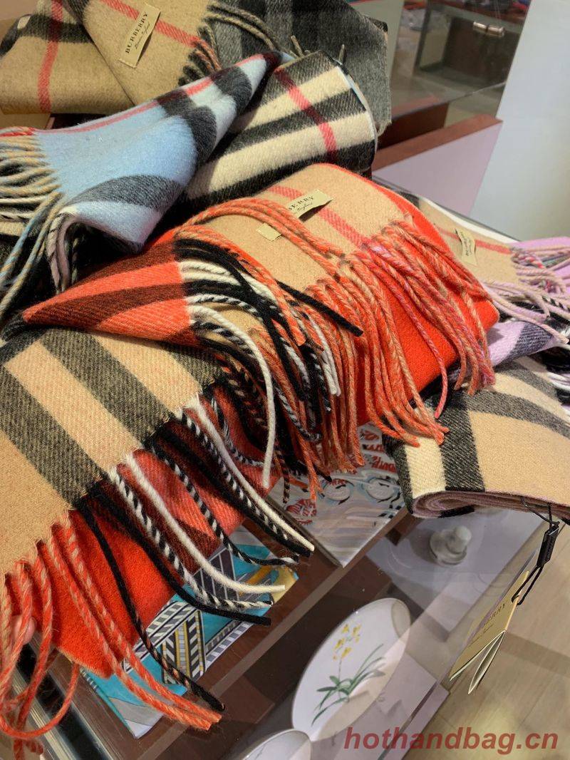 Burberry Scarf B00263 Burberry Scarf B00263