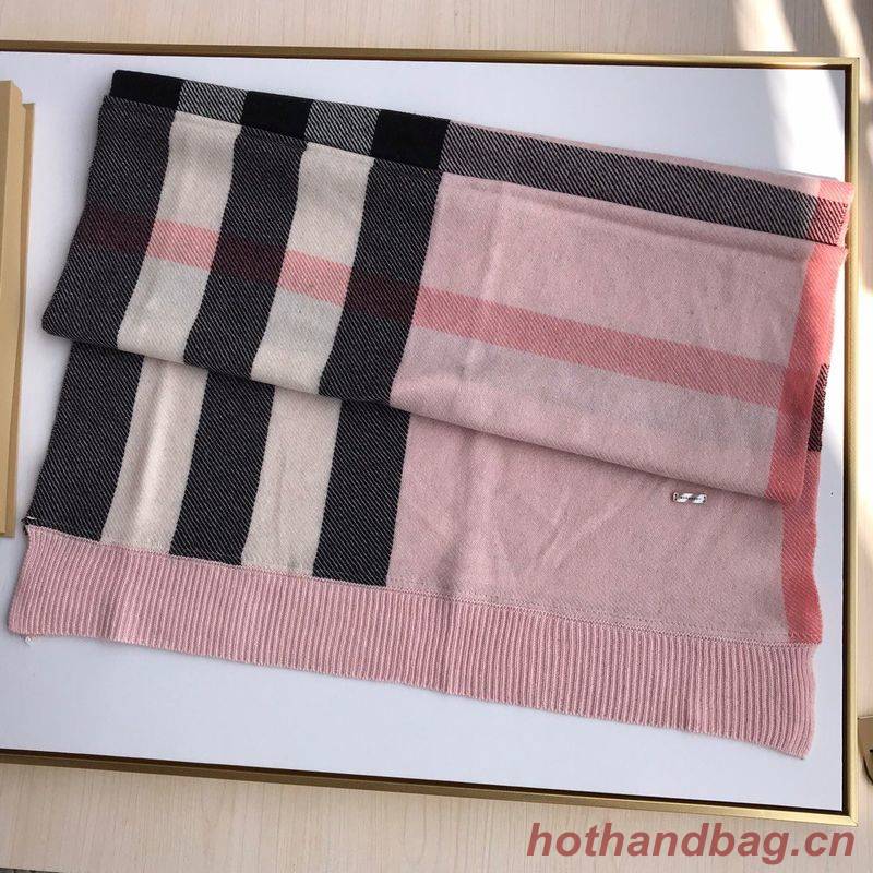 Burberry Scarf B00279 Burberry Scarf B00279