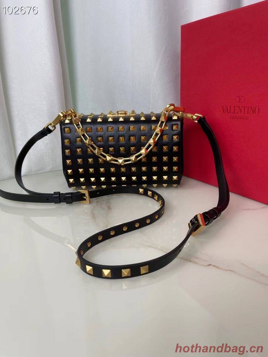 VALENTINO GARAVANI Rockstud Alcove Grain calf shoulder bag BV0189 black VALENTINO GARAVANI Rockstud Alcove Grain calf shoulder bag BV0189 black