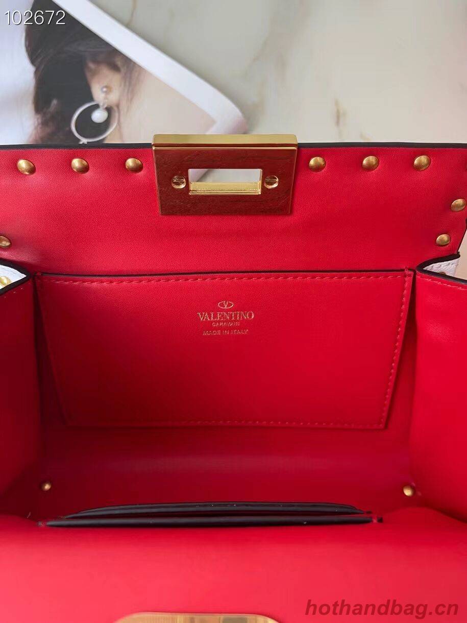 VALENTINO GARAVANI Rockstud Alcove Grain calf shoulder bag V0189 white VALENTINO GARAVANI Rockstud Alcove Grain calf shoulder bag V0189 white