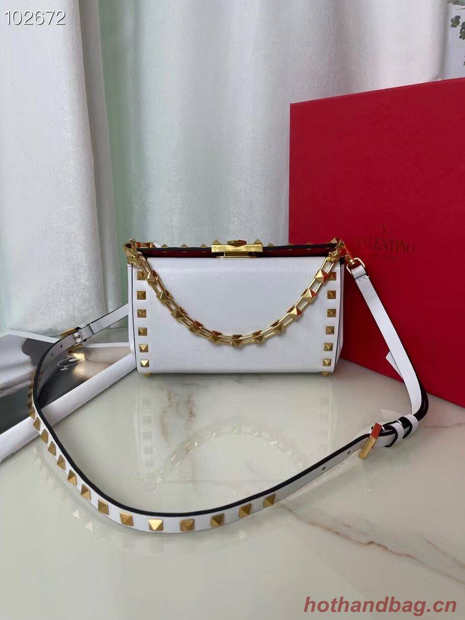 VALENTINO GARAVANI Rockstud Alcove Grain calf shoulder bag V0189 white VALENTINO GARAVANI Rockstud Alcove Grain calf shoulder bag V0189 white