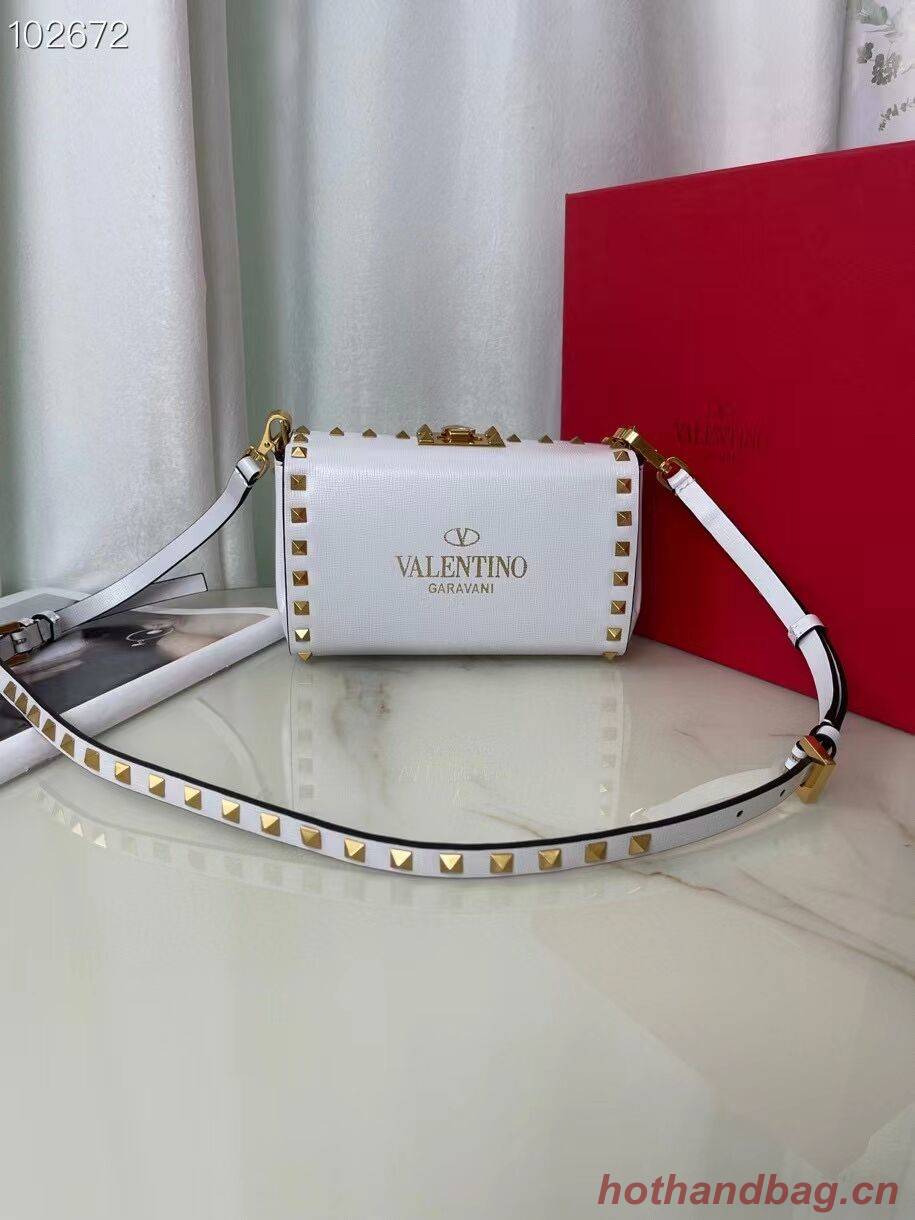 VALENTINO GARAVANI Rockstud Alcove Grain calf shoulder bag V0189 white VALENTINO GARAVANI Rockstud Alcove Grain calf shoulder bag V0189 white