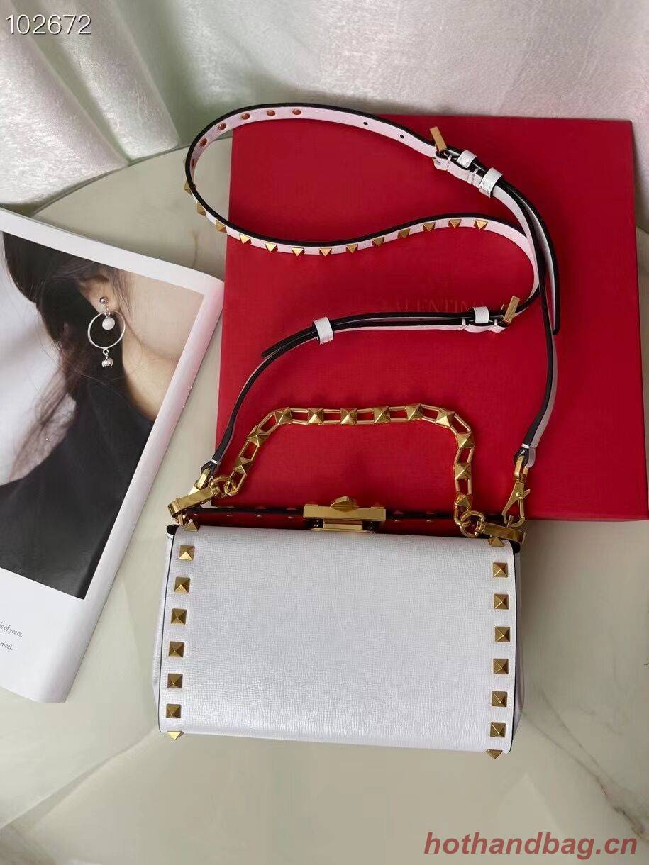 VALENTINO GARAVANI Rockstud Alcove Grain calf shoulder bag V0189 white VALENTINO GARAVANI Rockstud Alcove Grain calf shoulder bag V0189 white