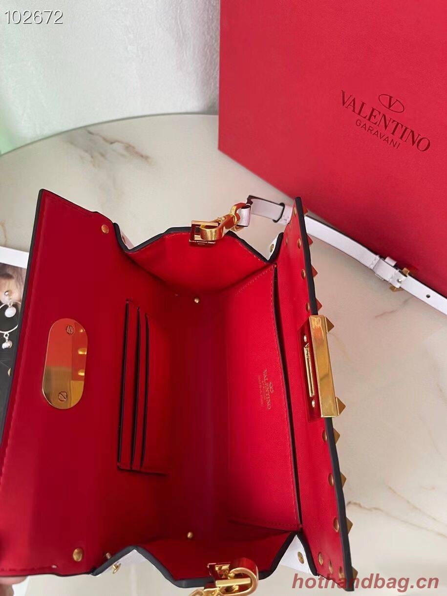 VALENTINO GARAVANI Rockstud Alcove Grain calf shoulder bag V0189 white VALENTINO GARAVANI Rockstud Alcove Grain calf shoulder bag V0189 white