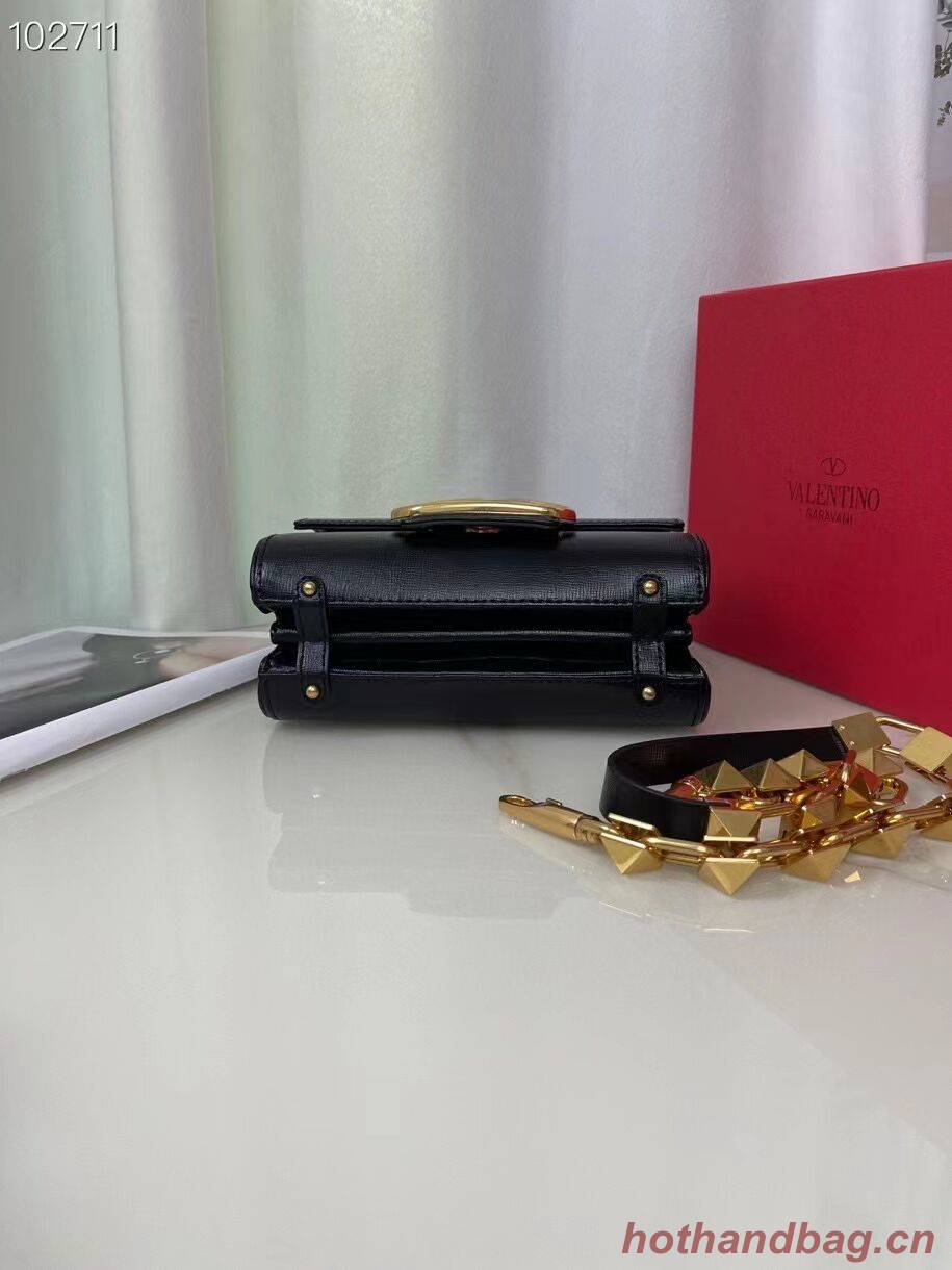VALENTINO GARAVANI Stud Sign Grained Calfskin Shoulder Bag V0196 black VALENTINO GARAVANI Stud Sign Grained Calfskin Shoulder Bag V0196 black