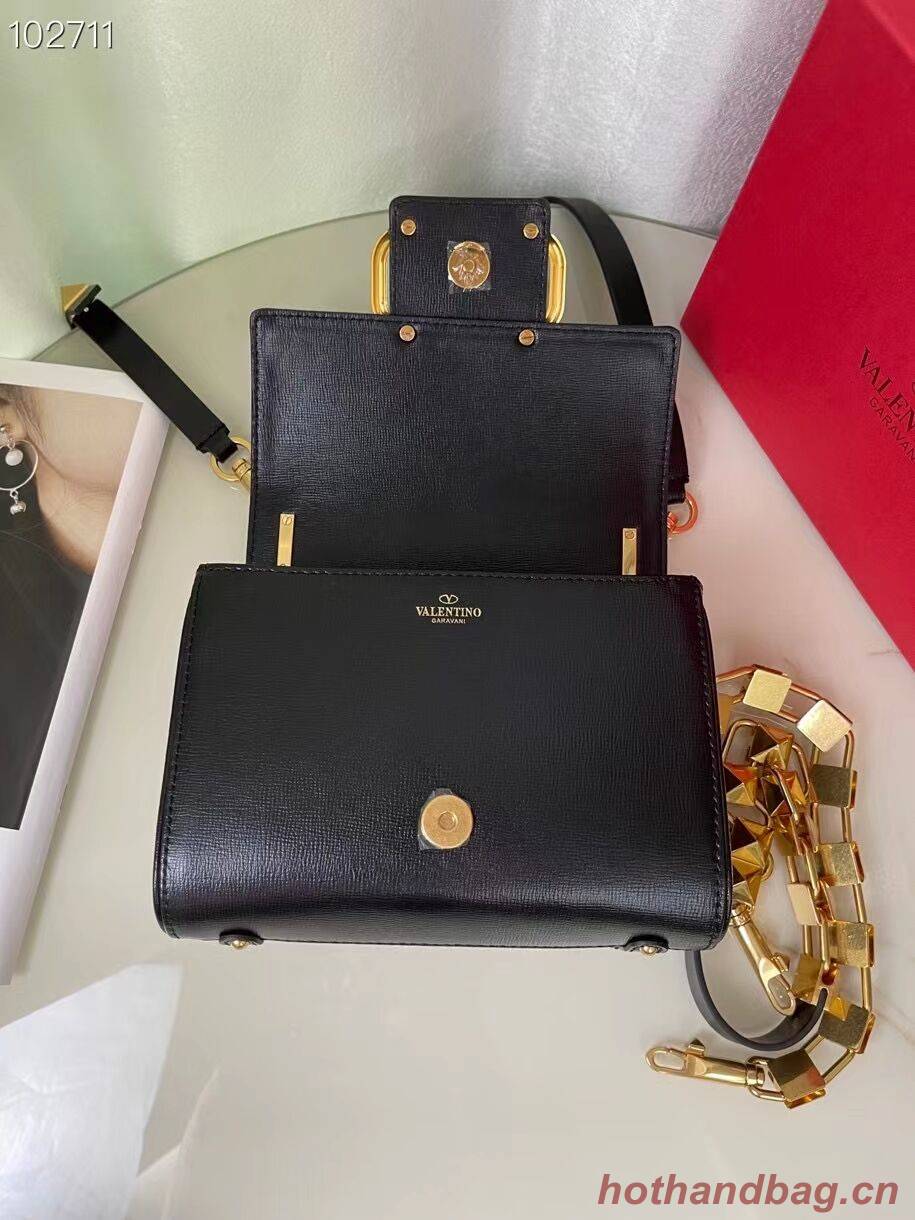 VALENTINO GARAVANI Stud Sign Grained Calfskin Shoulder Bag V0196 black VALENTINO GARAVANI Stud Sign Grained Calfskin Shoulder Bag V0196 black