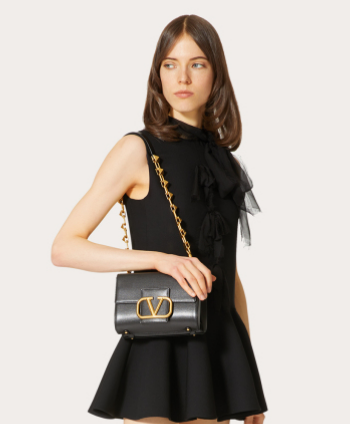 VALENTINO GARAVANI Stud Sign Grained Calfskin Shoulder Bag V0196 black VALENTINO GARAVANI Stud Sign Grained Calfskin Shoulder Bag V0196 black