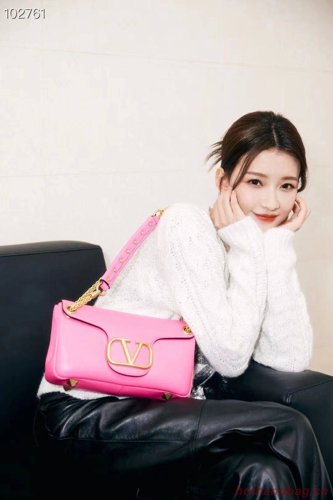 VALENTINO GARAVANI Stud Sign nappa Shoulder Bag NL098 pink VALENTINO GARAVANI Stud Sign nappa Shoulder Bag NL098 pink