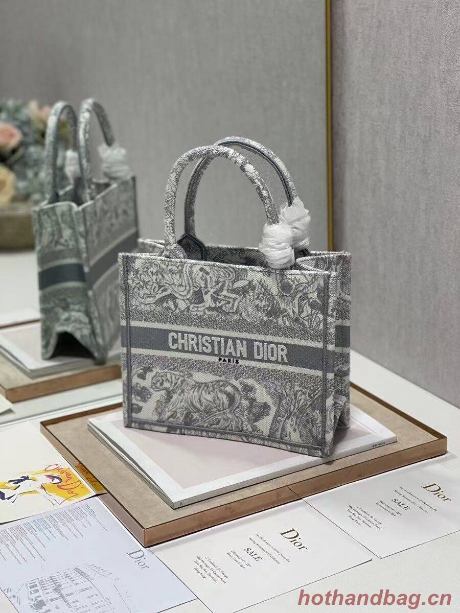 SMALL DIOR BOOK TOTE Embroidery C1331-2 SMALL DIOR BOOK TOTE Embroidery C1331-2