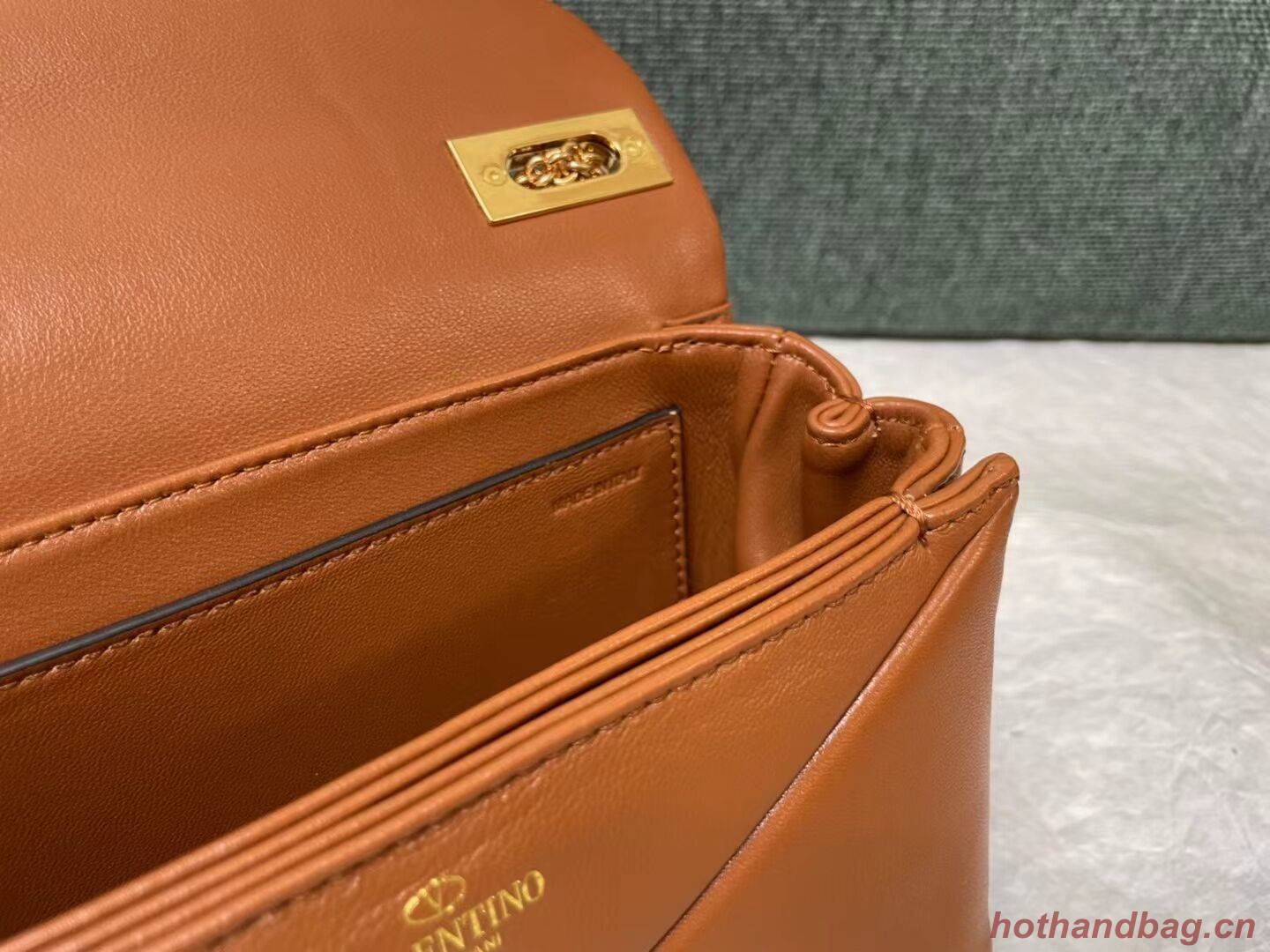 VALENTINO GARAVANI One Stud Sheepskin Shoulder Bag XW0B0K21 Caramel VALENTINO GARAVANI One Stud Sheepskin Shoulder Bag XW0B0K21 Caramel