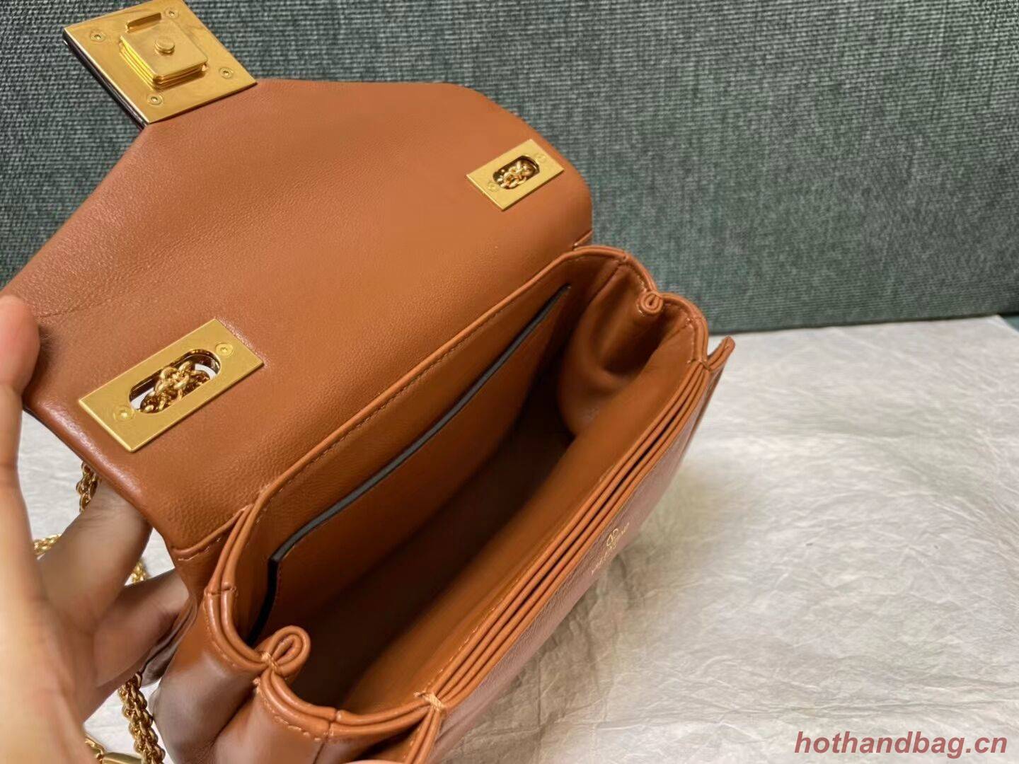 VALENTINO GARAVANI One Stud Sheepskin Shoulder Bag XW0B0K21 Caramel VALENTINO GARAVANI One Stud Sheepskin Shoulder Bag XW0B0K21 Caramel