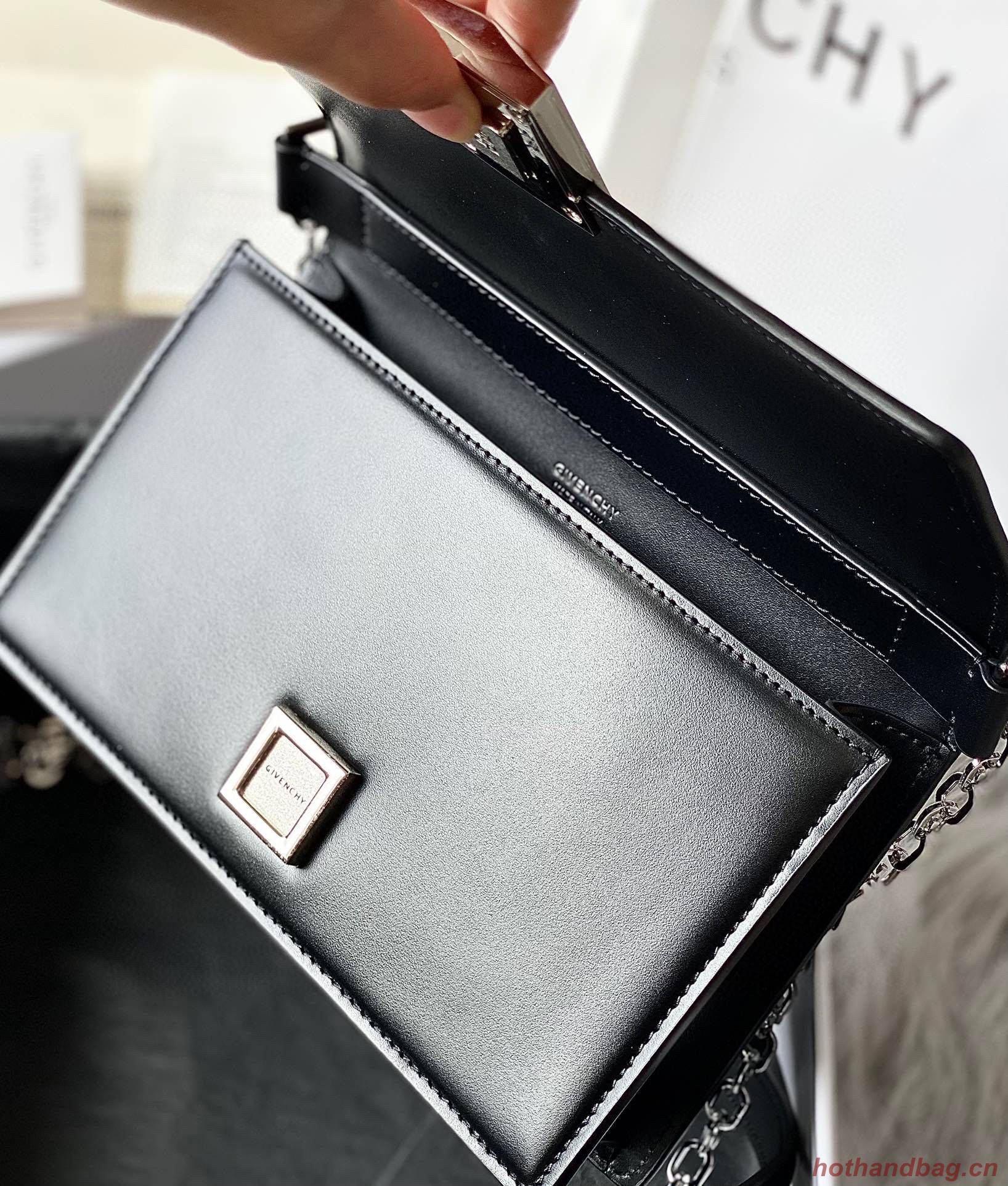 GIVENCHY Original Leather Chain Shoulder Bag 1864 GIVENCHY Original Leather Chain Shoulder Bag 1864