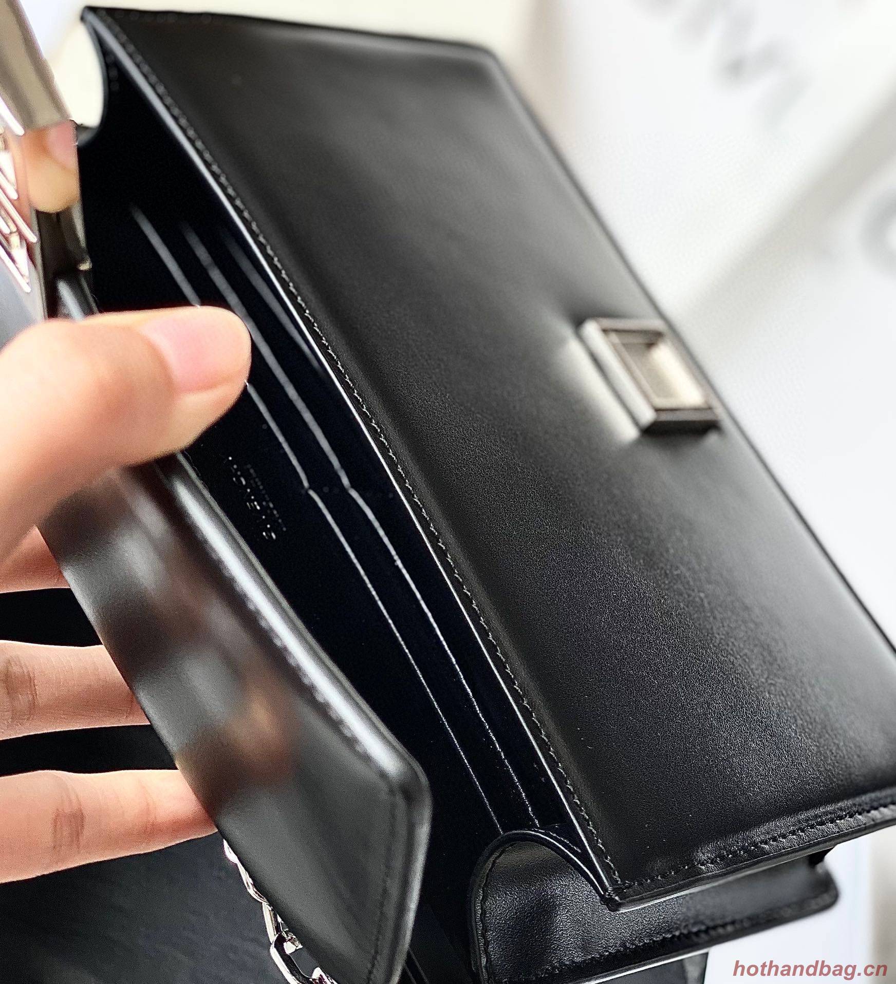 GIVENCHY Original Leather Chain Shoulder Bag 1864 GIVENCHY Original Leather Chain Shoulder Bag 1864