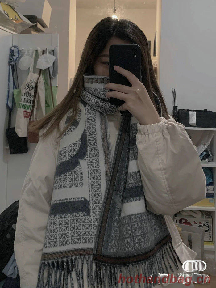 Loewe Scarf LOC00006 Loewe Scarf LOC00006