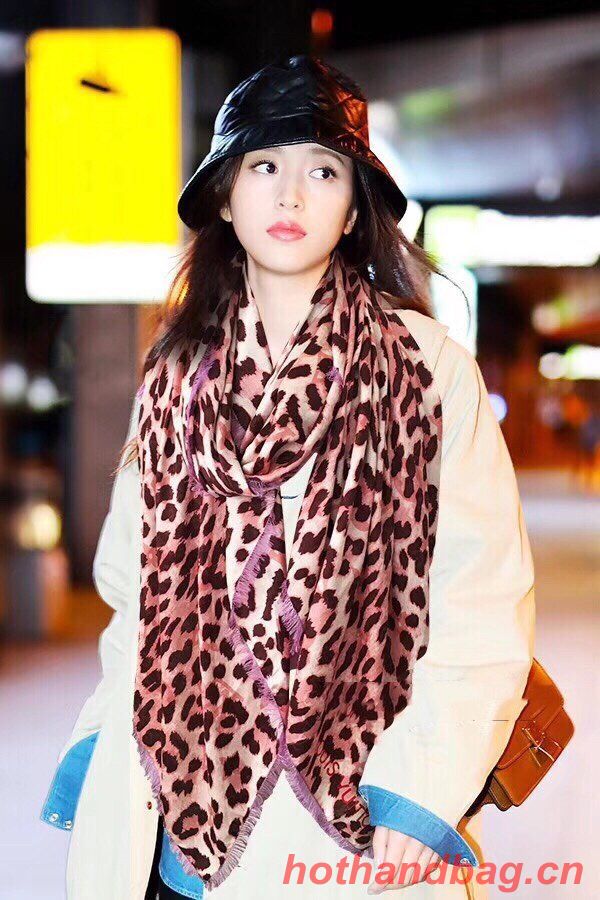 Louis Vuitton Scarf LVC00345