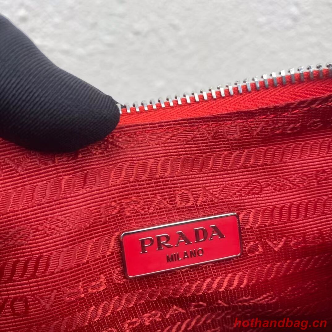 Prada Re-Edition 2006 embroidered drill shoulder bag 1BH204 red Prada Re-Edition 2006 embroidered drill shoulder bag 1BH204 red