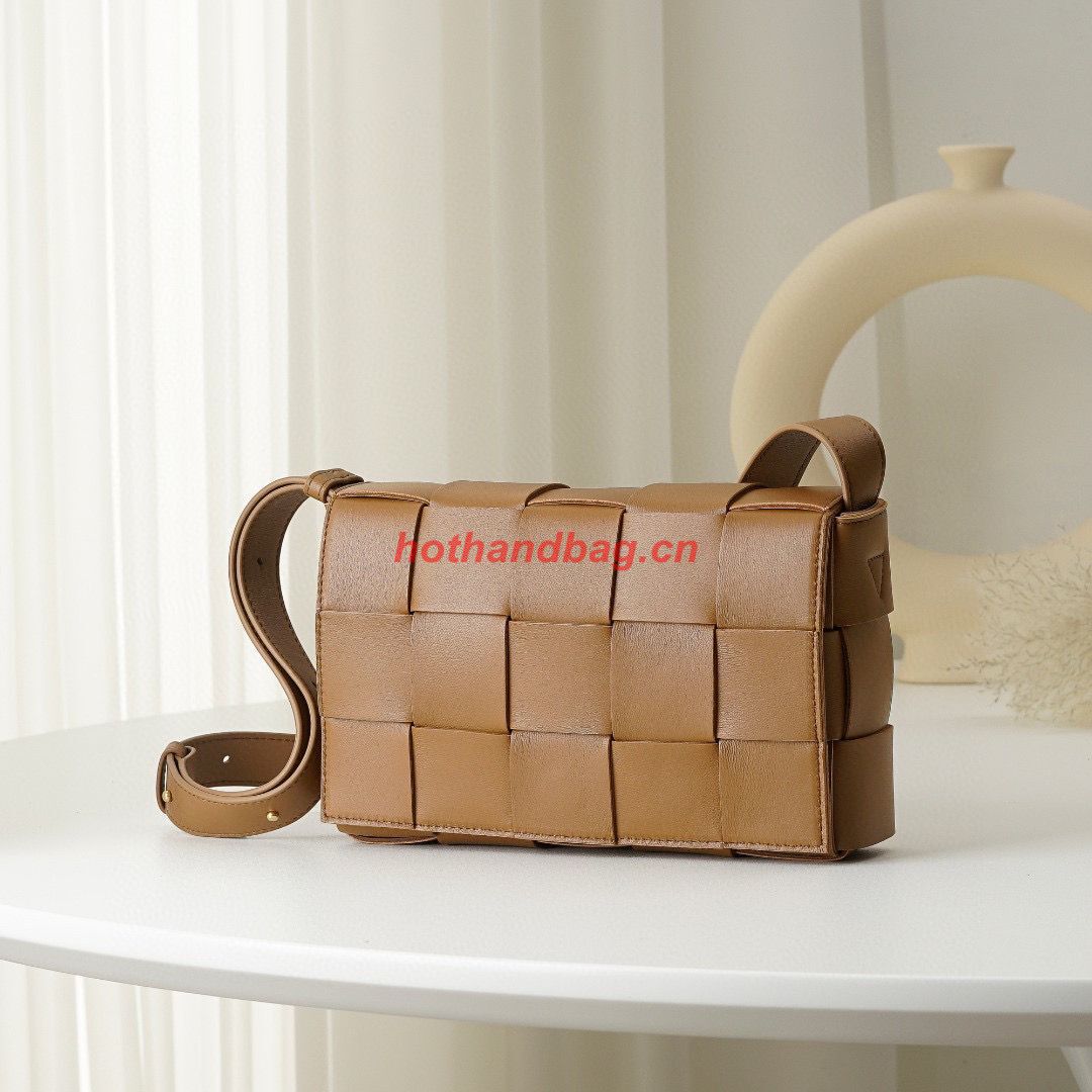 Bottega Veneta BORSA CASSETTE 578004 Caramel Bottega Veneta BORSA CASSETTE 578004 Caramel