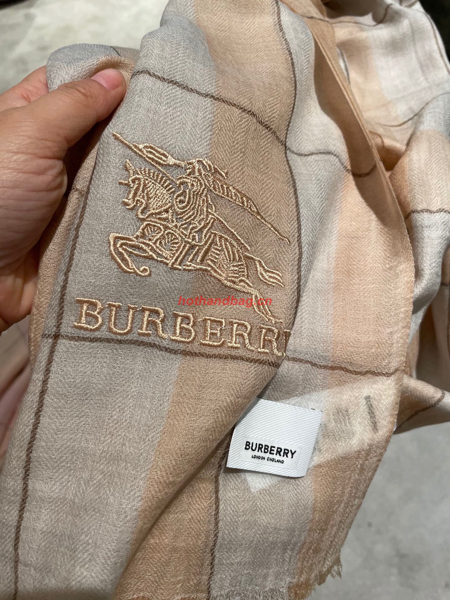 Burberry Wool Scarf BB6320 Beige Burberry Wool Scarf BB6320 Beige