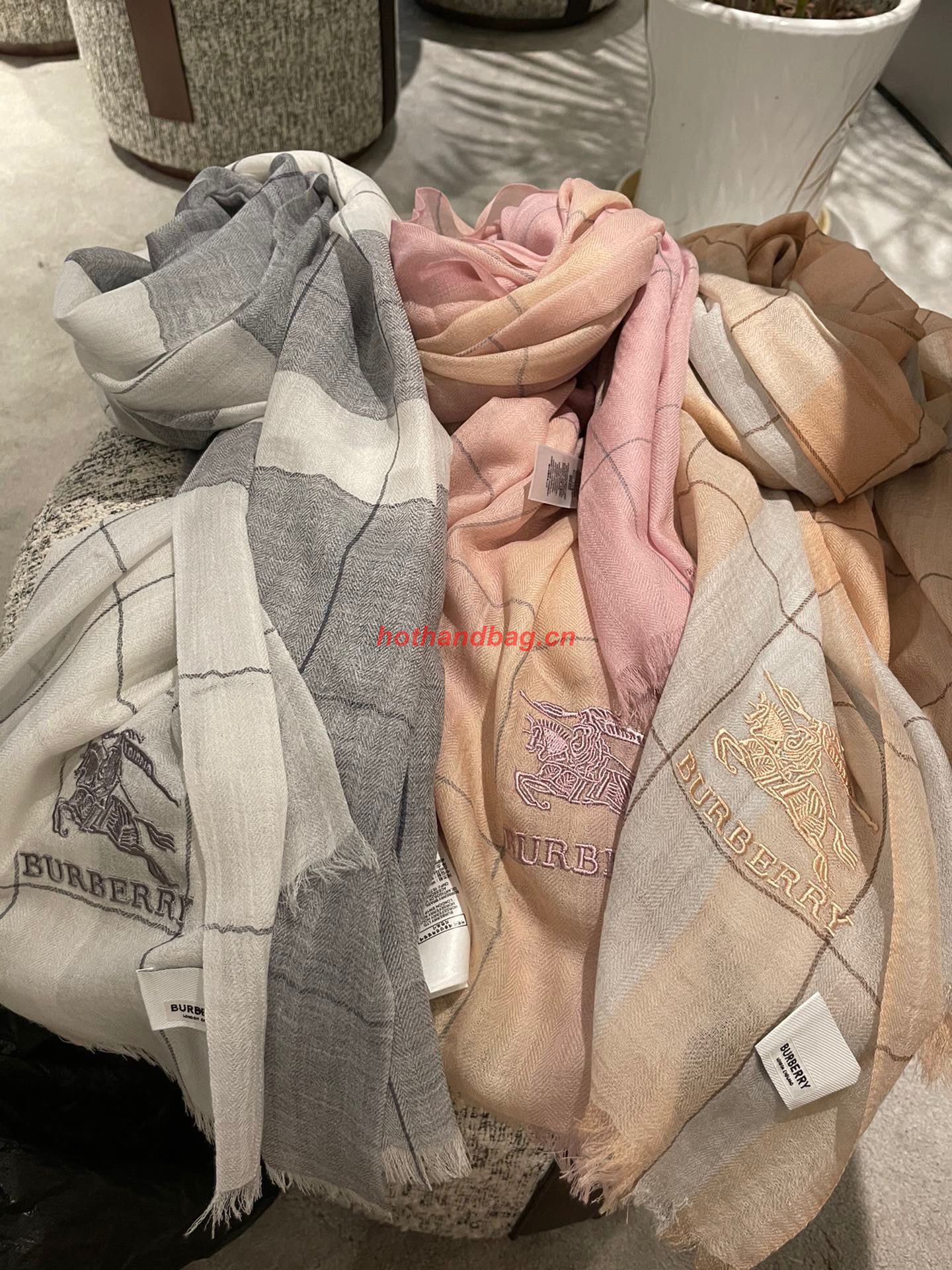 Burberry Wool Scarf BB6320 Beige Burberry Wool Scarf BB6320 Beige