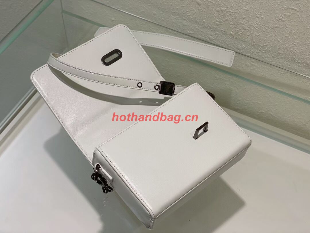 DIOR 30 MONTAIGNE BOX BAG WITH HANDLE Latte Maxicannage Lambskin M9218B WHITE DIOR 30 MONTAIGNE BOX BAG WITH HANDLE Latte Maxicannage Lambskin M9218B WHITE