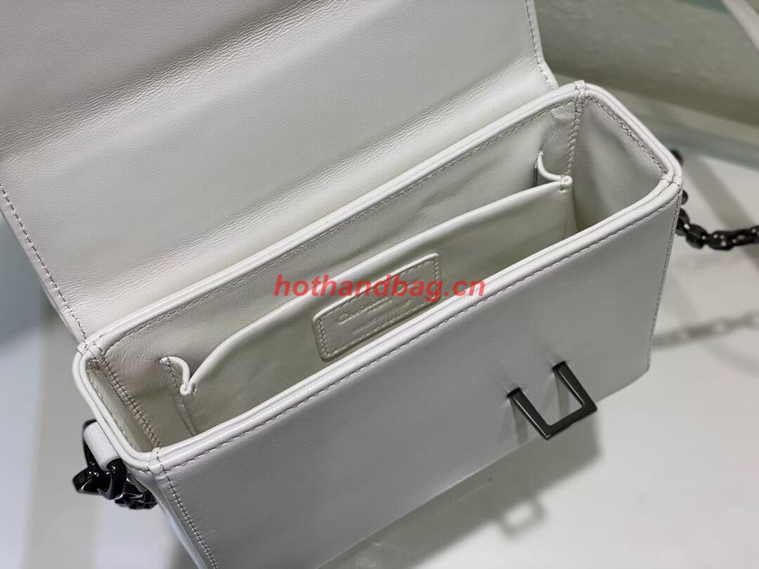 DIOR 30 MONTAIGNE BOX BAG WITH HANDLE Latte Maxicannage Lambskin M9218B WHITE DIOR 30 MONTAIGNE BOX BAG WITH HANDLE Latte Maxicannage Lambskin M9218B WHITE