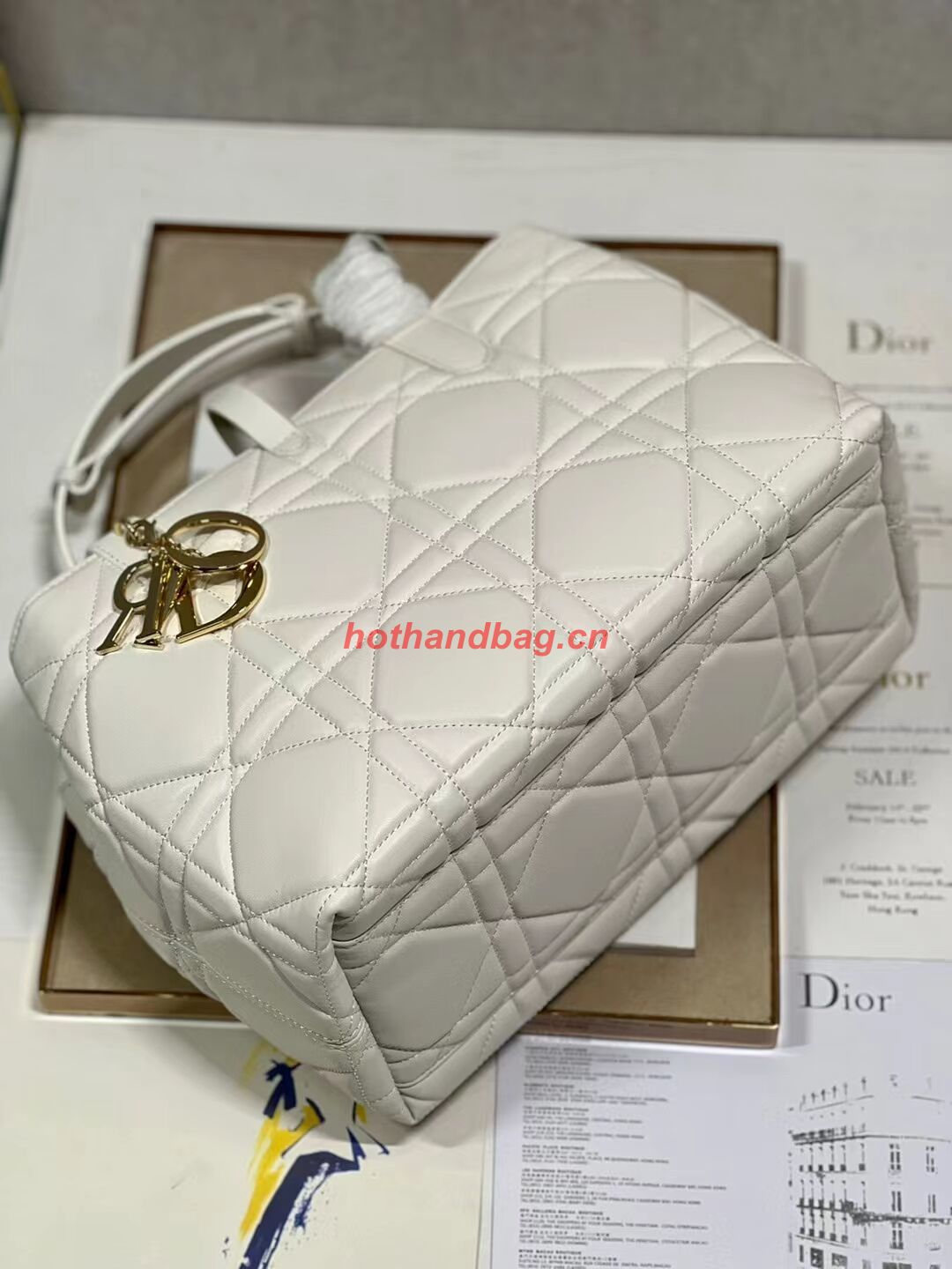 DIOR TOP HANDLE MEDIUM BAG Latte Cannage Lambskin C0089 WHITE&GOLD DIOR TOP HANDLE MEDIUM BAG Latte Cannage Lambskin C0089 WHITE&GOLD