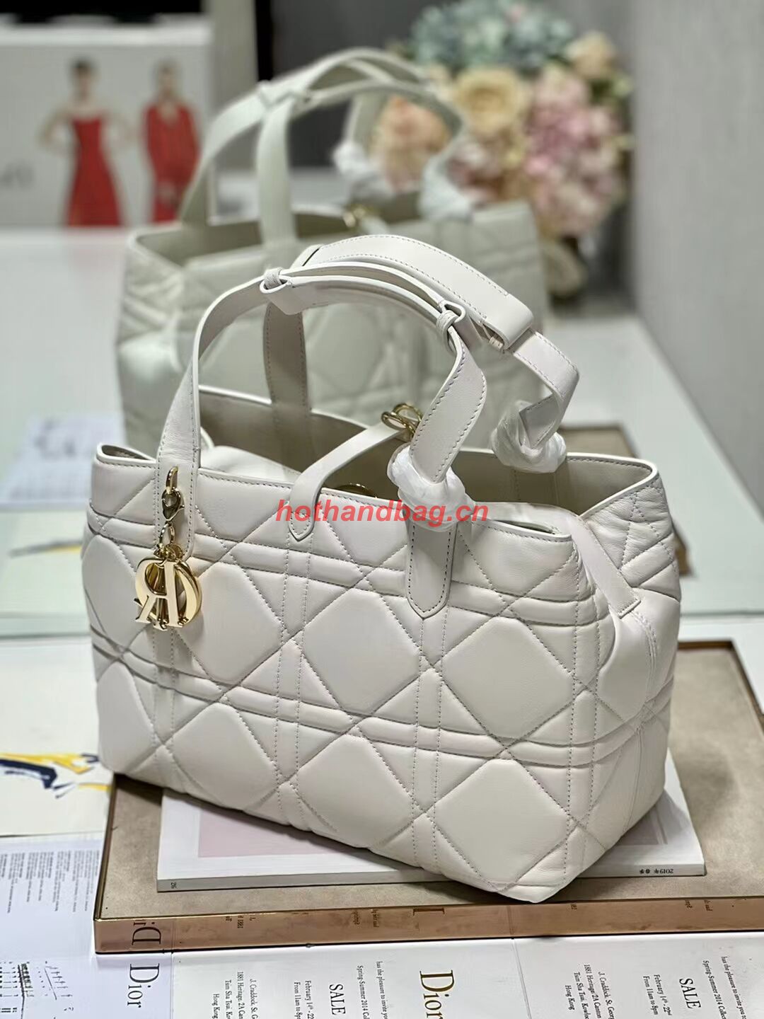 DIOR TOP HANDLE MEDIUM BAG Latte Cannage Lambskin C0089 WHITE&GOLD DIOR TOP HANDLE MEDIUM BAG Latte Cannage Lambskin C0089 WHITE&GOLD