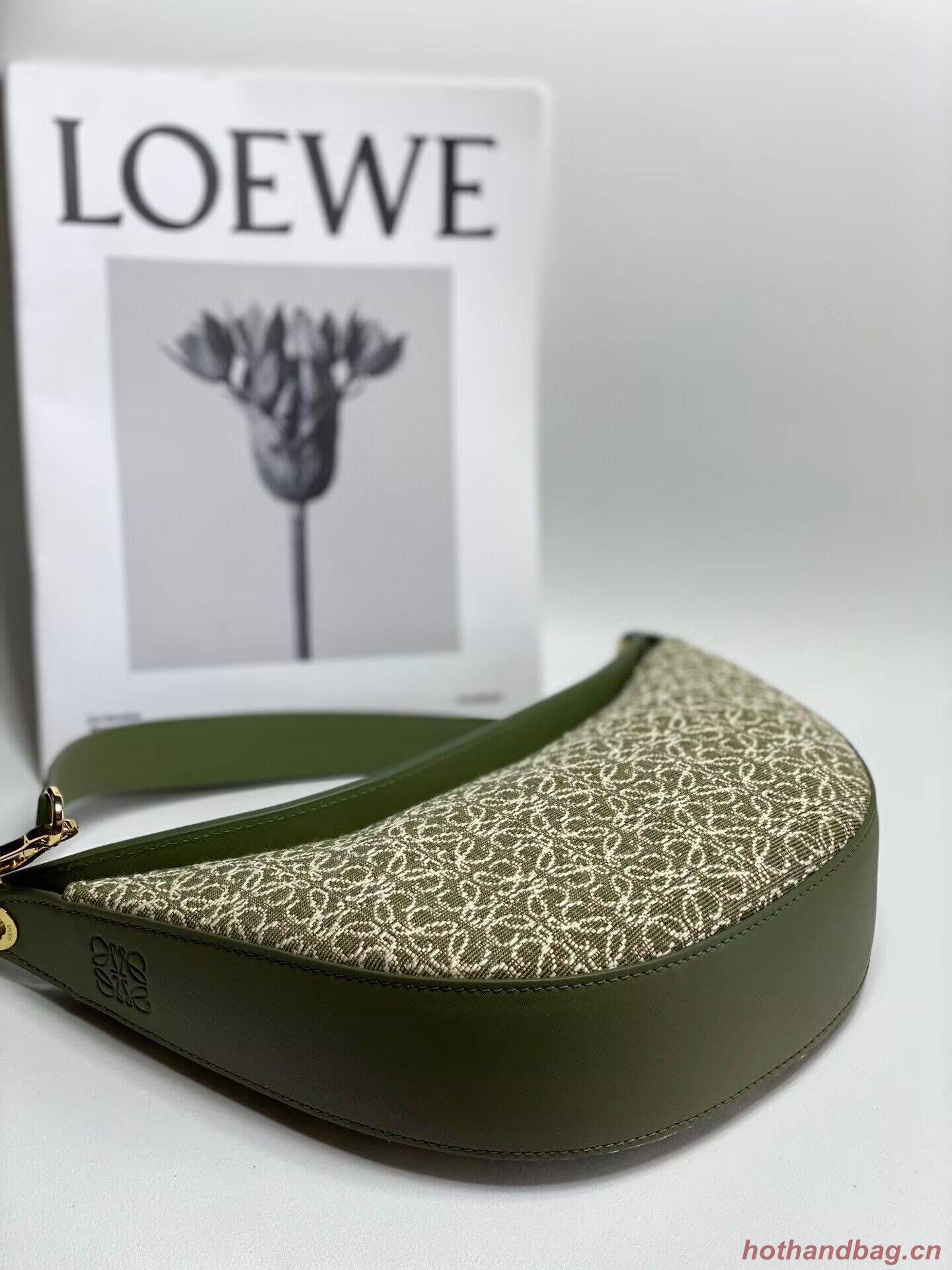 Loewe Original Leather Shoulder Handbag 3073 Green Embroidery Loewe Original Leather Shoulder Handbag 3073 Green Embroidery