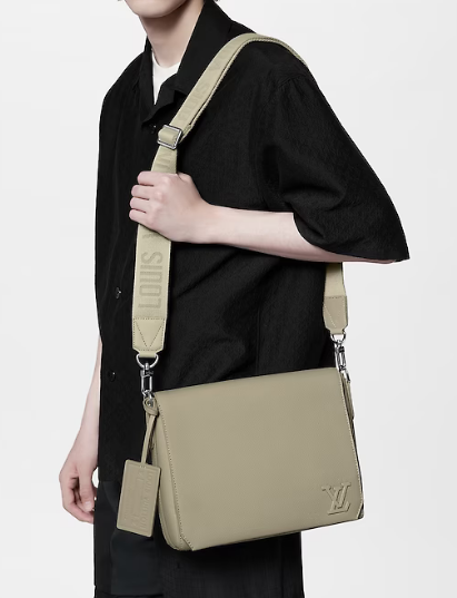 Louis Vuitton Takeoff Messenger M22505 Sage Louis Vuitton Takeoff Messenger M22505 Sage