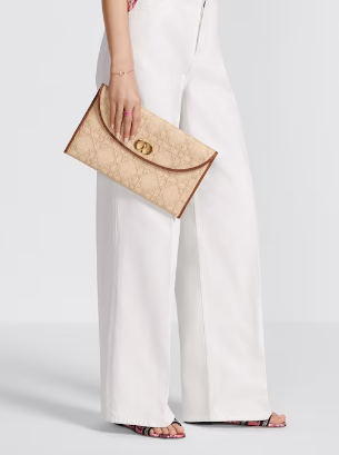 30 MONTAIGNE AVENUE POUCH WITH FLAP Natural Cannage Raffia S2191UCN 30 MONTAIGNE AVENUE POUCH WITH FLAP Natural Cannage Raffia S2191UCN