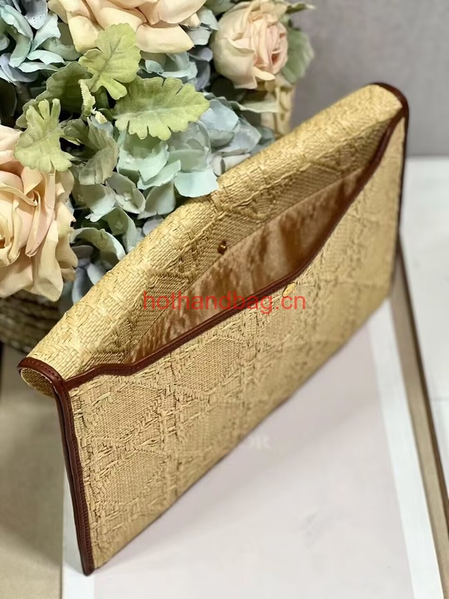 30 MONTAIGNE AVENUE POUCH WITH FLAP Natural Cannage Raffia S2191UCN 30 MONTAIGNE AVENUE POUCH WITH FLAP Natural Cannage Raffia S2191UCN