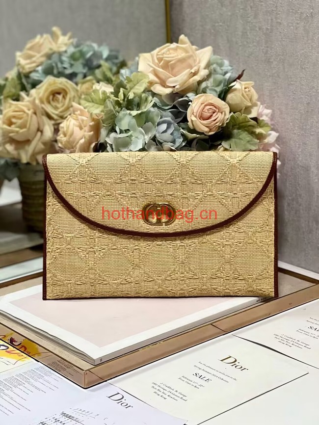 30 MONTAIGNE AVENUE POUCH WITH FLAP Natural Cannage Raffia S2191UCN 30 MONTAIGNE AVENUE POUCH WITH FLAP Natural Cannage Raffia S2191UCN