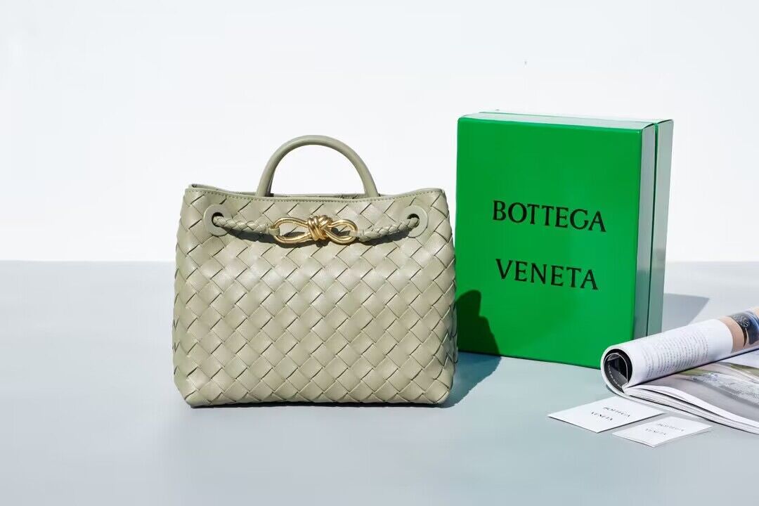 Bottega Veneta Andiamo Small Intrecciato Leather Tote 743572 Light green Bottega Veneta Andiamo Small Intrecciato Leather Tote 743572 Light green