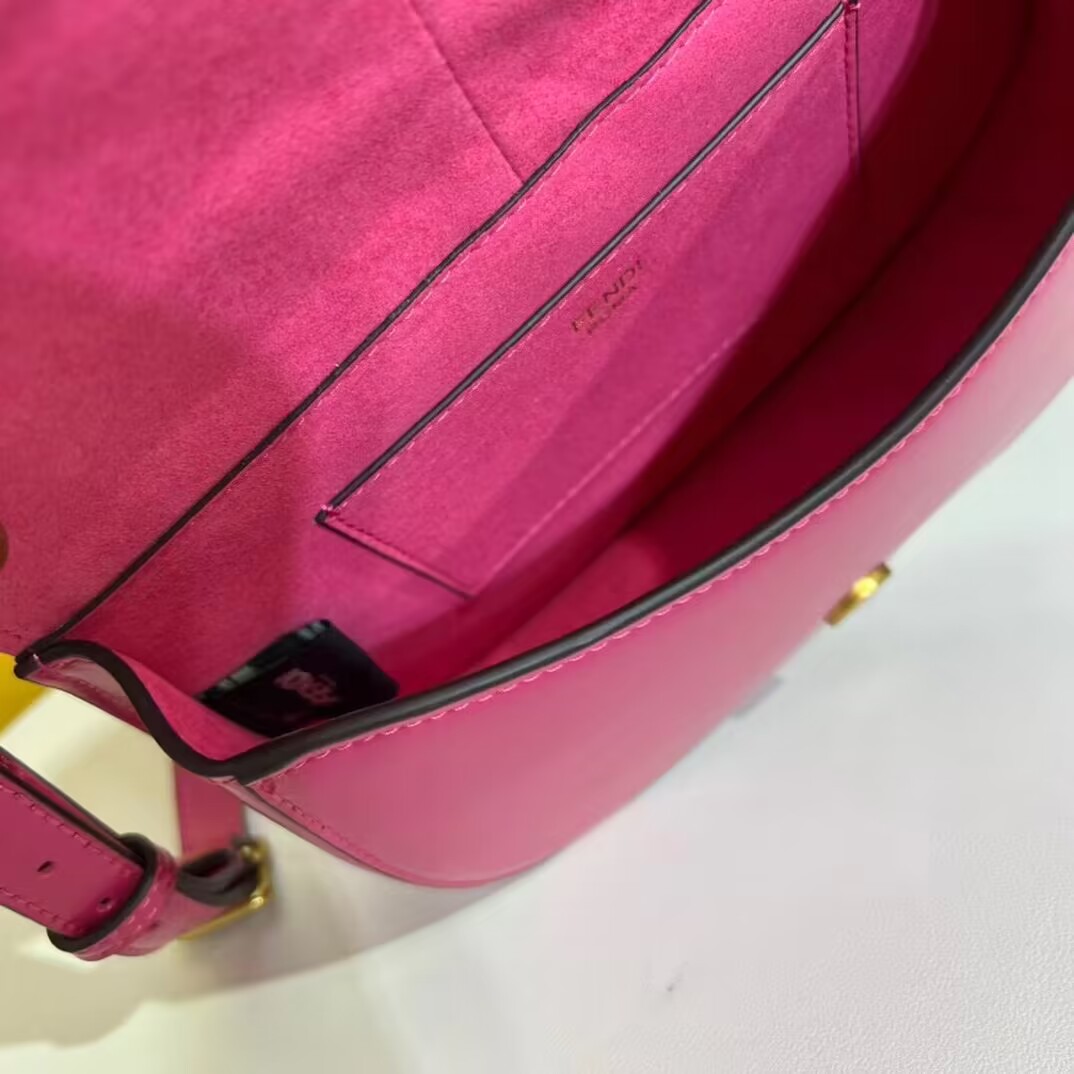 Fendi C mon Medium 8BT366 Fuchsia Fendi C mon Medium 8BT366 Fuchsia