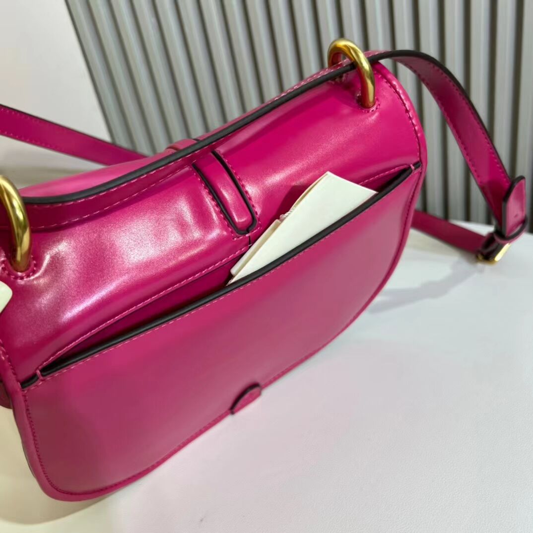Fendi C mon Medium 8BT366 Fuchsia Fendi C mon Medium 8BT366 Fuchsia