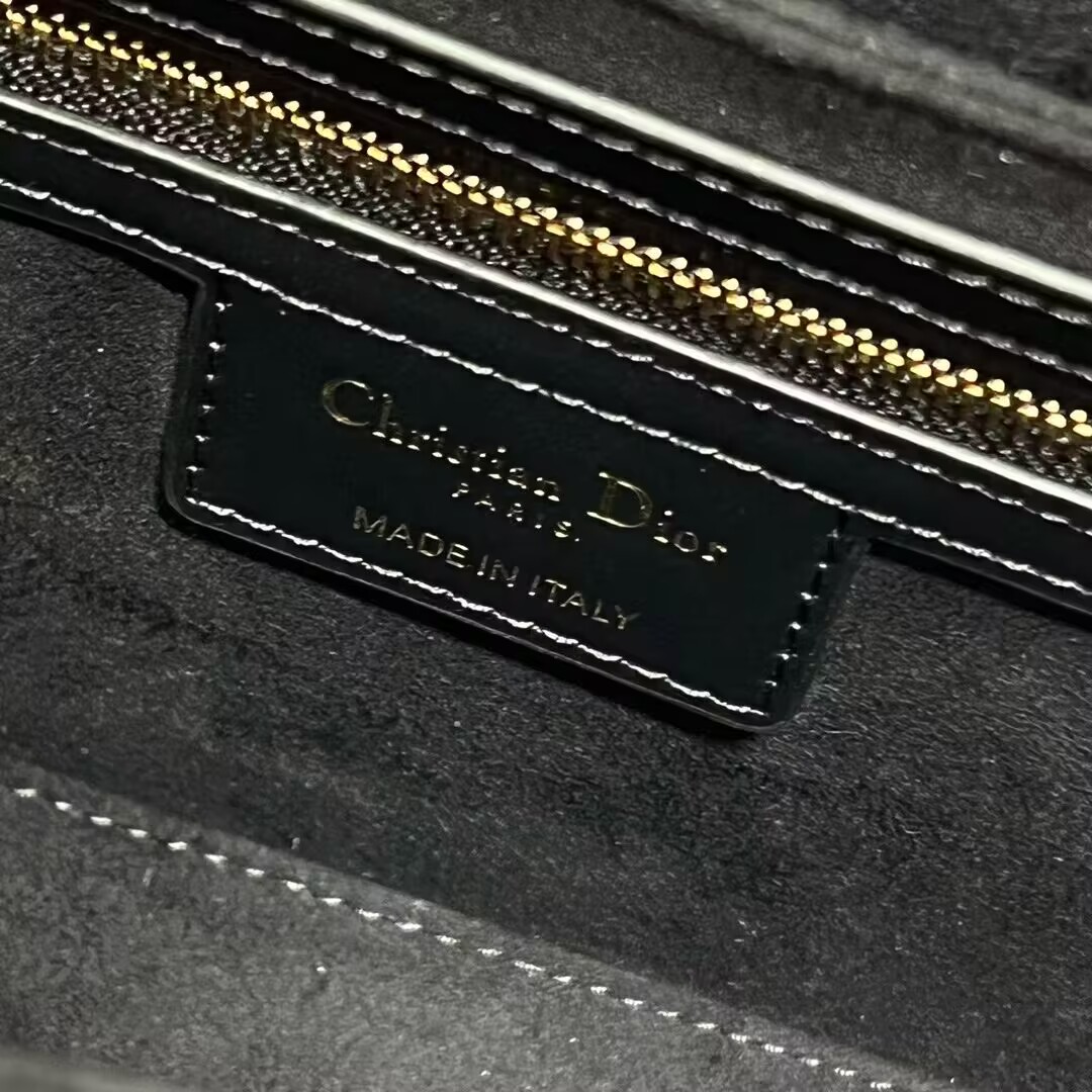 DIOR CD SIGNATURE BAG WITH STRAP Black CD-Embossed Box Calfskin M9280UZ DIOR CD SIGNATURE BAG WITH STRAP Black CD-Embossed Box Calfskin M9280UZ